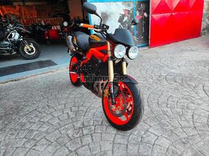TRIUMPH - STREET TRIPLE R
