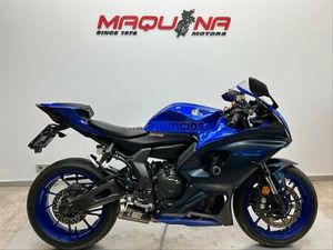 YAMAHA - R7