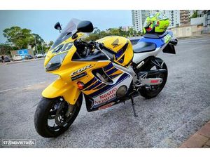 HONDA CBR VALENTINO ROSSI