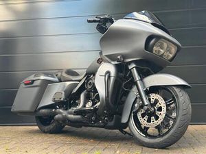 HARLEY DAVIDSON ROAD GLIDE CICADA HIGH END