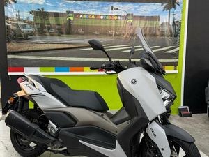 YAMAHA XMAX 250