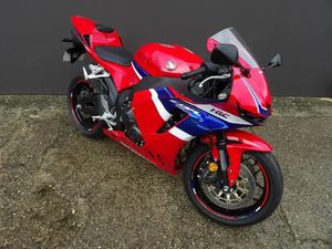 HONDA CBR 600 RR 2025