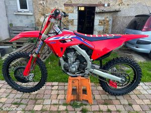 HONDA CRF 250 2023
