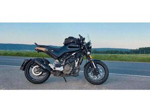 HUSQVARNA SVARTPILEN 125