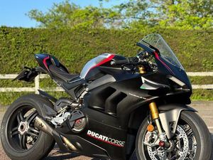 PANIGALE V4 SP LIGNE COMPLÈTE AKRAPOVIC