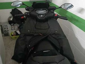 YAMAHA X-MAX 300 BLU/AZZURRO