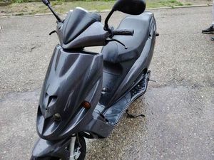 СКУТЕР МАЛАГУТИ F12 + ПОДАРЪК С. КРИВИНА