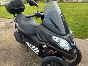 ② PIAGGIO MP3 300 CC