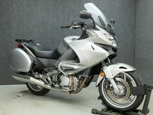 2010 HONDA NT700V