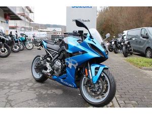 SUZUKI GSX-8R