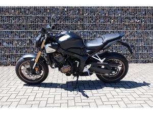 HONDA CB650R E-CLUTCH