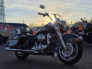 HARLEY-DAVIDSON ROAD KING POLICE FLHP