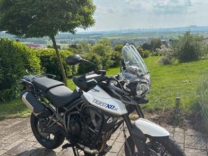 TRIUMPH TIGER 800 XRX - TOP ZUSTAND-ERSTZULASSUNG 2016 - 5.945KM