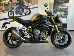 TRIUMPH SPEED TRIPLE 1200 RS GRANITE/PERFORMANCE YELLOW 2026