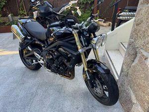 TRIUMPH - STREET TRIPLE 675