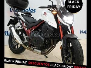 HONDA - CB 750 HORNET