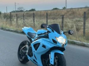 SUZUKI GSXR 750 K7