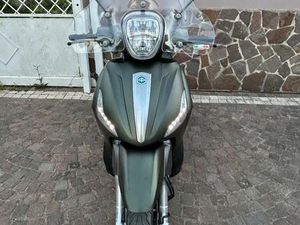 VENDO PIAGGIO BEVERLY 300 S I.E. ABS-ASR (2016 - 20) USATA A GIUGLIANO IN CAMPANIA (CODICE 9887143) - MOTO.IT