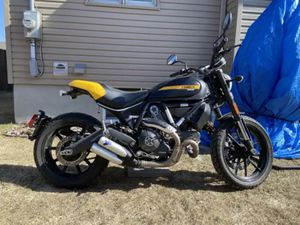 MOTO DUCATI SCRAMBLER 2017