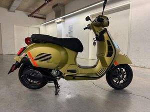 VESPA GTS 300 SUPER SPORT