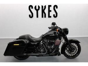 2019 HARLEY-DAVIDSON FLHRXS TOURING ROAD KING SPECIAL IN VIVID BLACK