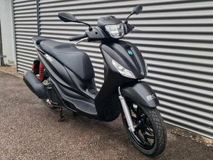 PIAGGIO MEDLEY 125 SPORT ABS -GANZJAHRESREIFEN-