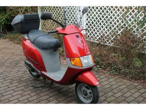 PIAGGIO SFERA NSL 50 ROLLER, TECHNISCH TOP, 2 TAKT, ÄHN. VESPA