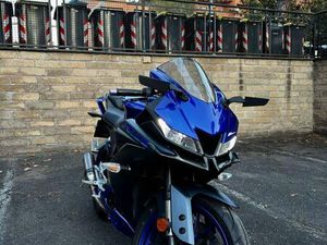 VENDO YAMAHA YZF R125 (2021 - 22) USATA A ROMA (CODICE 9887936) - MOTO.IT