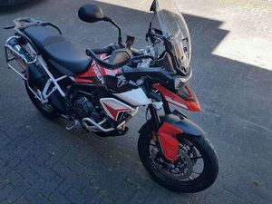TRIUMPH TIGER 900