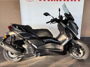 YAMAHA X-MAX 125