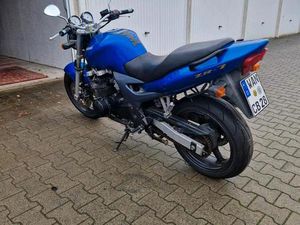 KAWASAKI ZR 7