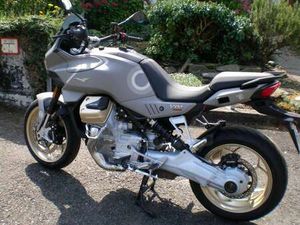 MOTO GUZZI V 100