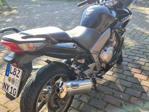 HONDA CBF 1000 (SC58) – BRILLIANTSCHWARZ, GEPFLEGT - 31.000 KM