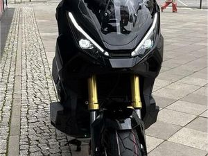 HONDA X-ADV 750 – EZ 08/2025 – 6 J GARANTIE