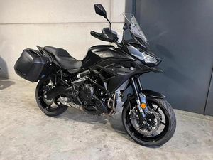 ② KAWASAKI VERSYS 650 IN PRACHTSTAAT MET ZIJKOFFERSET