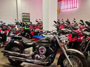 YAMAHA XVS 1100 DRAG STAR PARI AL NUOVO