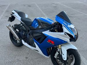 SUZUKI GSXR L1 750 →