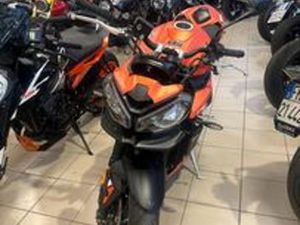 TRIUMPH STREET TRIPLE R