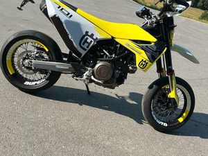 HUSQVARNA 701 SUPERMOTO