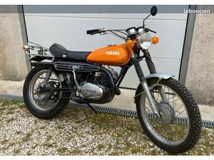 YAMAHA 250 DT DT2 TRAIL 1972. 2 PNEUS NEUFS. CARTE GRISE NORMALE