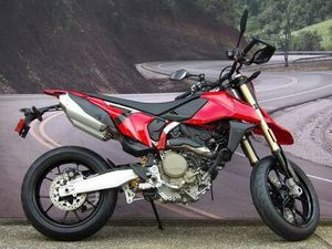 2026 DUCATI HYPERMOTARD 698 MONO DUCATI RED SINGLE-CYLINDER 659