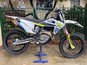 2020.5 HUSQVARNA FC450RS ROCKSTAR EDITION