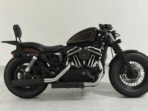 HARLEY DAVIDSON FORTY EIGHT CARCAVELOS E PAREDE