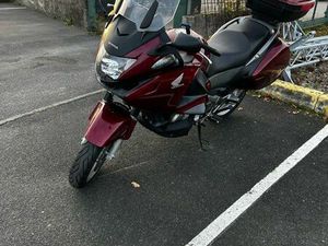 HONDA DEAUVILLE NT700V