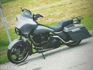 HARLEY-DAVIDSON FLHT ELECTRA GLIDE BAGGER