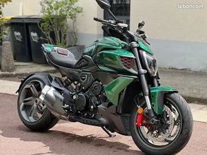 DIAVEL BENTLEY