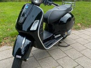 MOOIE VESPA GTS 300 — SCOOTERS | VESPA — MARKTPLAATS