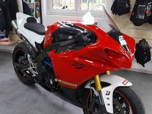 YAMAHA R1 PISTE