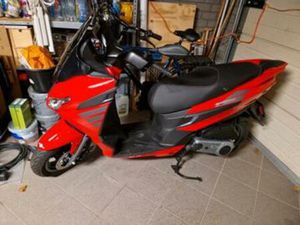 NIEUWE APRILIA SXR 50 SCOOTER 45 KM — SCOOTERS | APRILIA — MARKTPLAATS