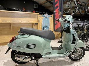② VESPA GTS 125 CLASSICA